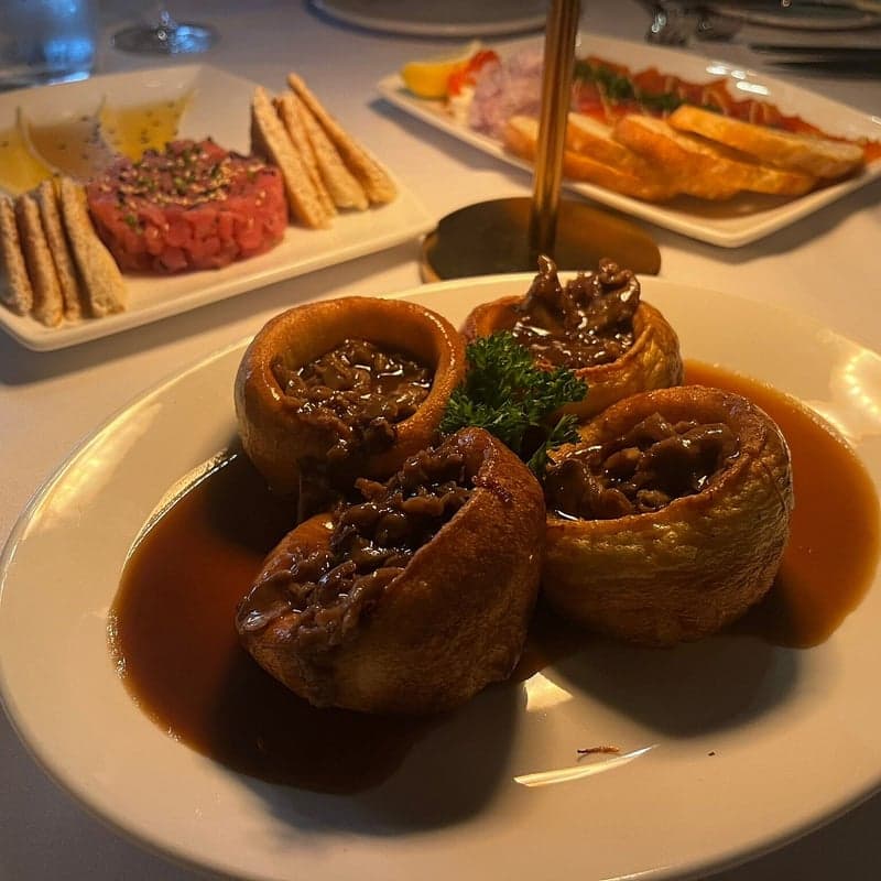 529 Wellington Steakhouse food