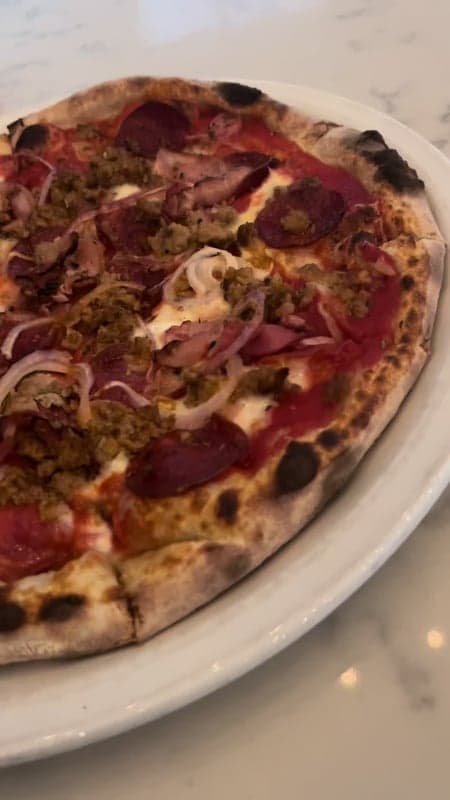 900 Degrees Wood-Fired Pizzeria — best pizza in Victoria, Spring 2026