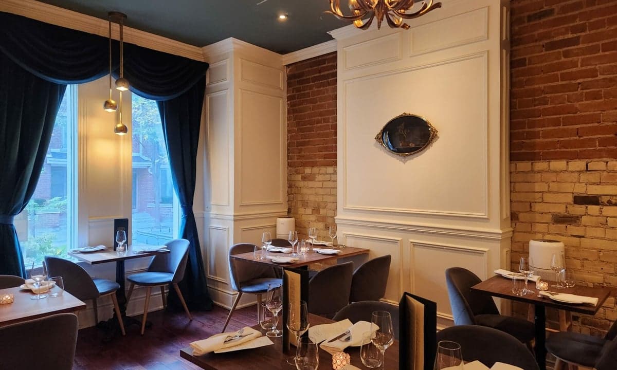 Avelo Restaurant food