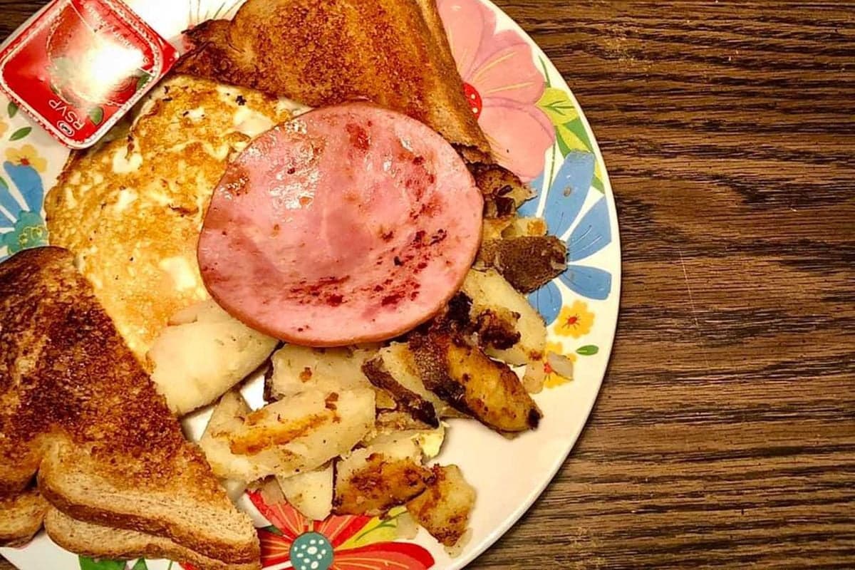 Bon's Off Broadway food