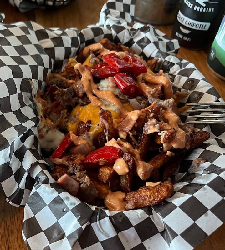 Chez Simon Cantine Urbaine — best cheap eats in Montreal, Spring 2026