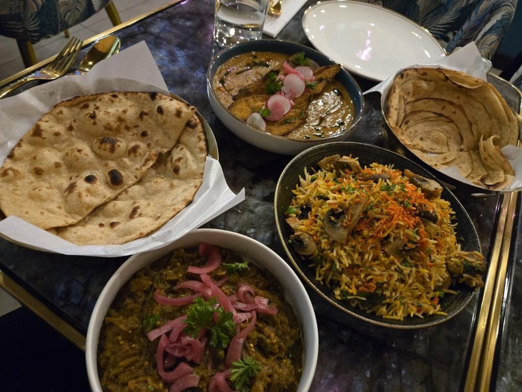 Desi Indian Lounge food