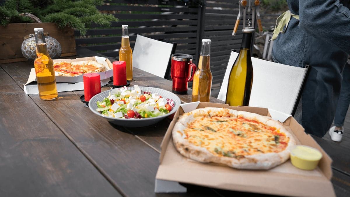 Flying Pizza food