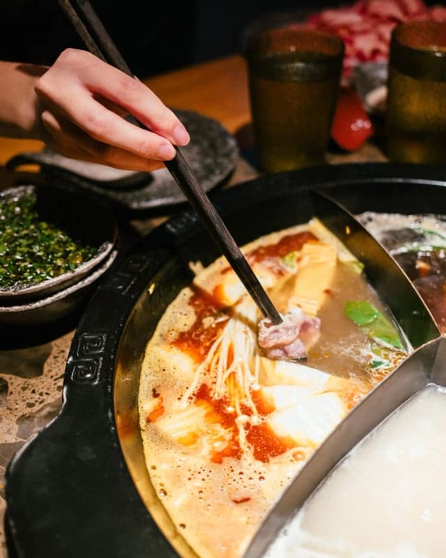 Golden Dragon Hot Pot 金龍火锅