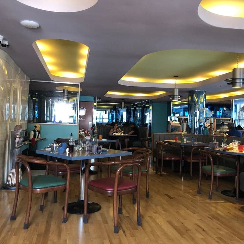 James Bay Inn Restaurant