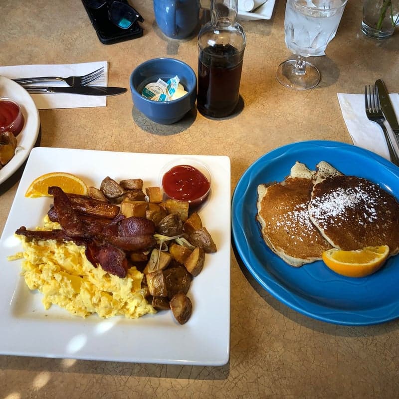 James Bay Inn Restaurant food