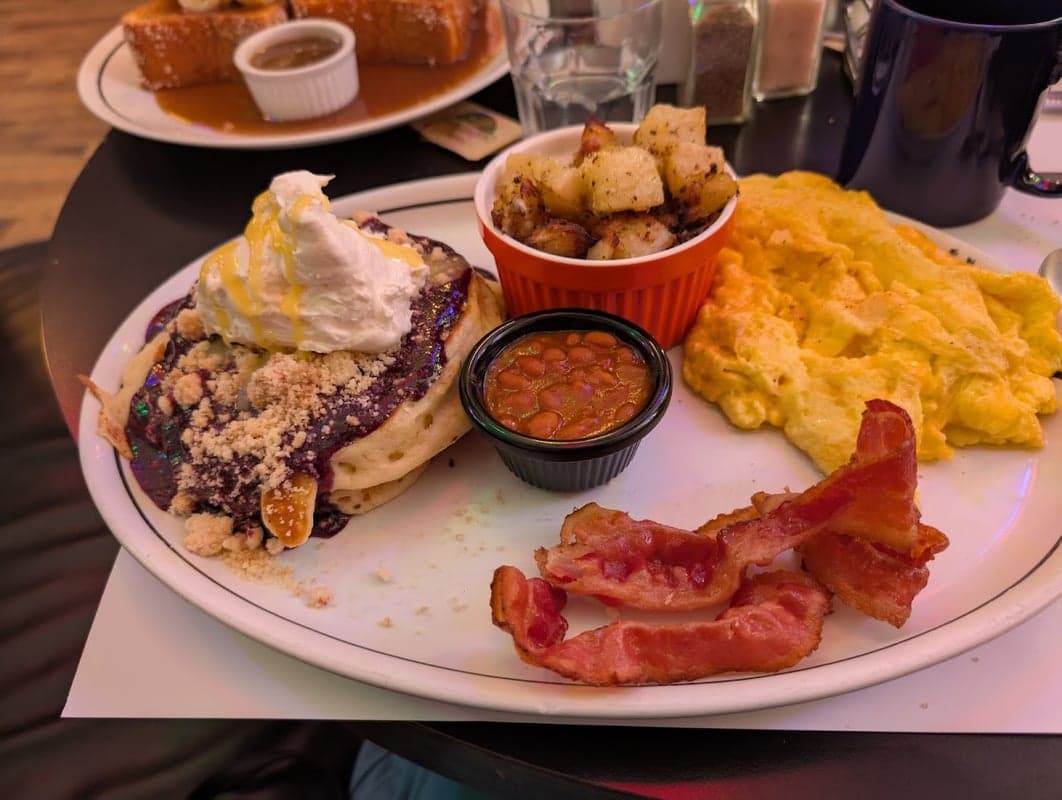 L'Avenue Notre Dame — best breakfast in Montreal, Spring 2026