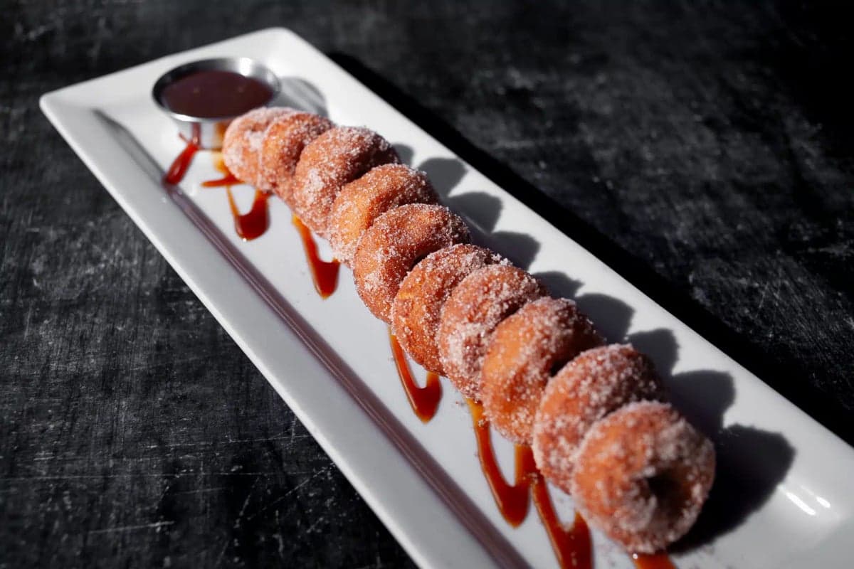 L’Entrepôt Mont-Royal — best wings in Montreal, Spring 2026