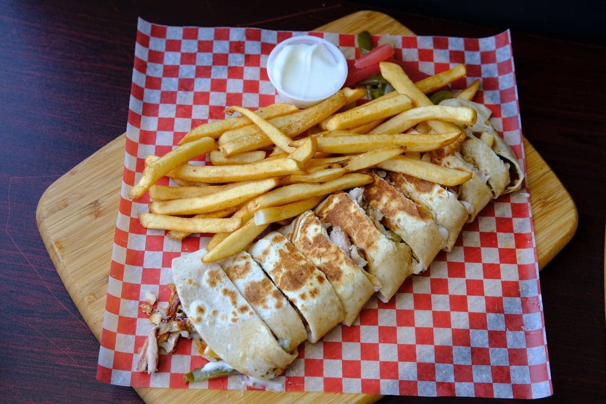 Les Saj Restaurant — best halal restaurants in Winnipeg, Summer 2026
