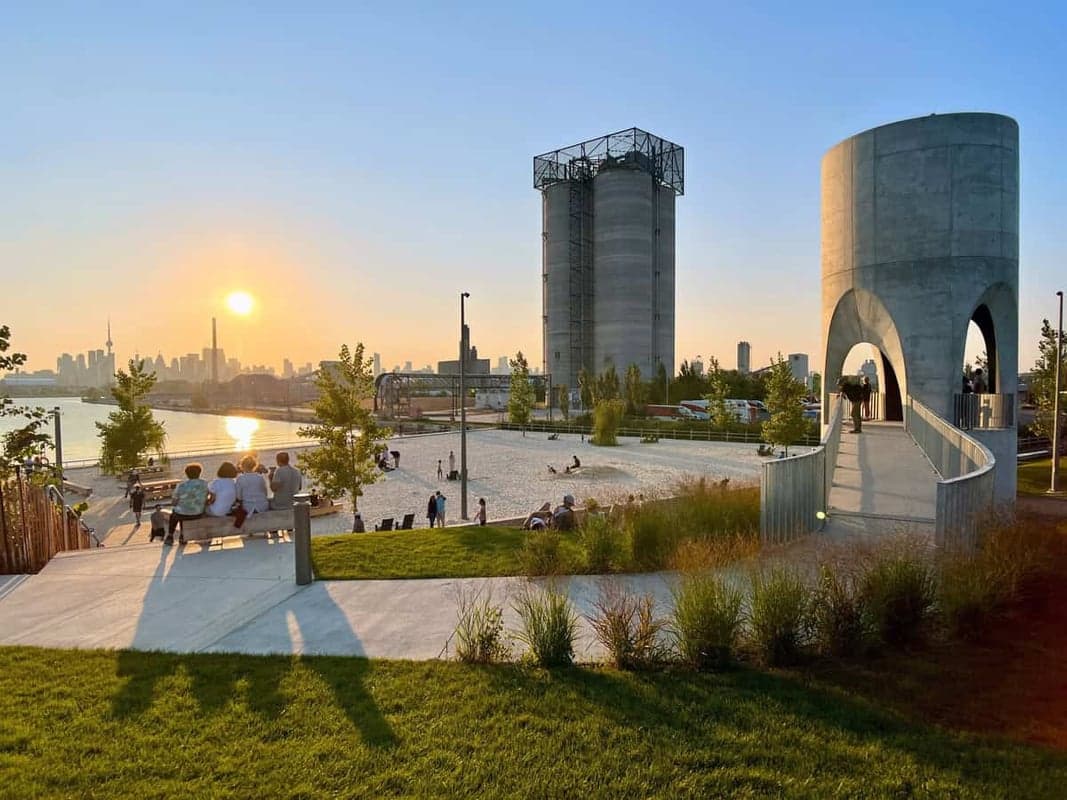 Leslie Lookout Park — best skyline views in Toronto, Spring 2026