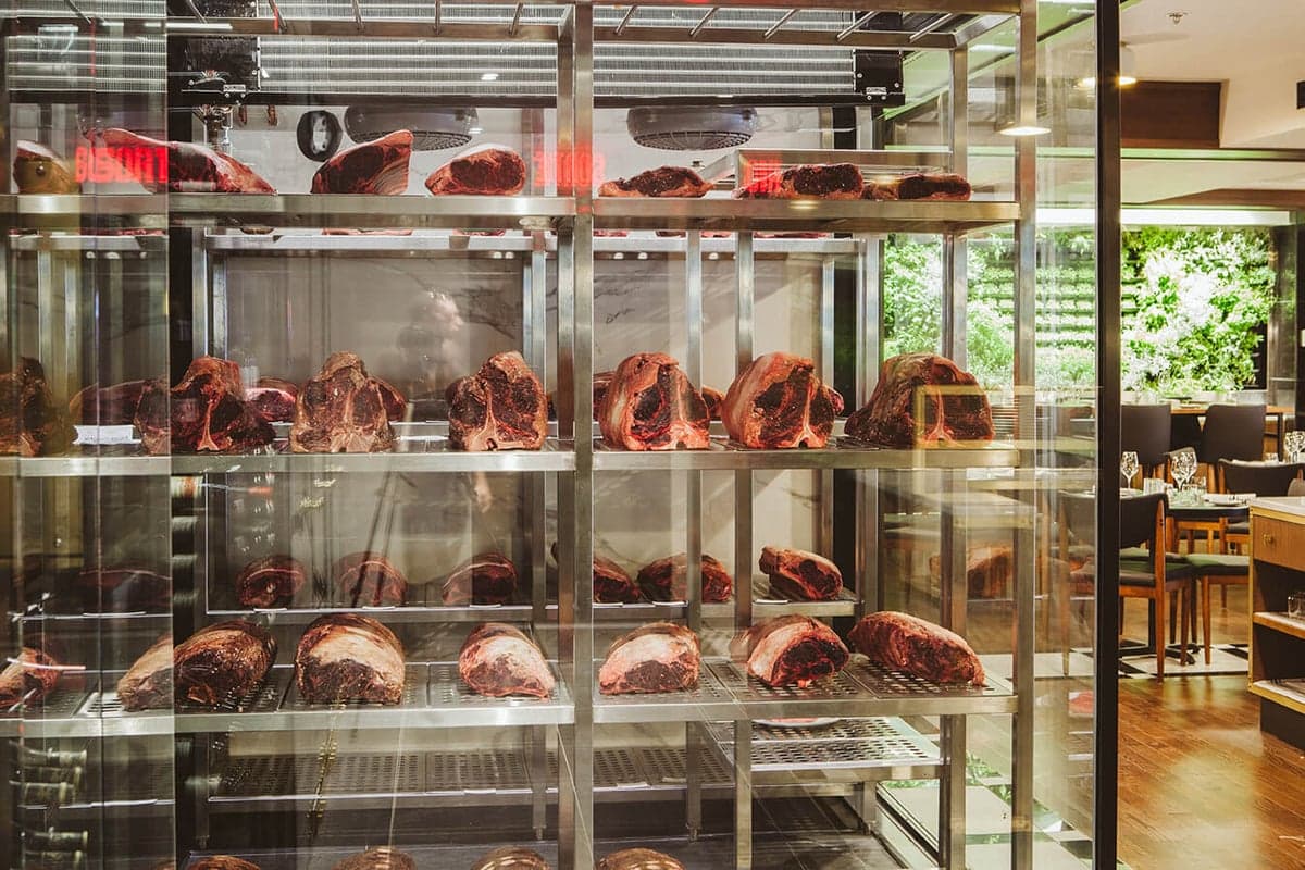 Maggie Oakes — best steakhouses in Montreal, Spring 2026