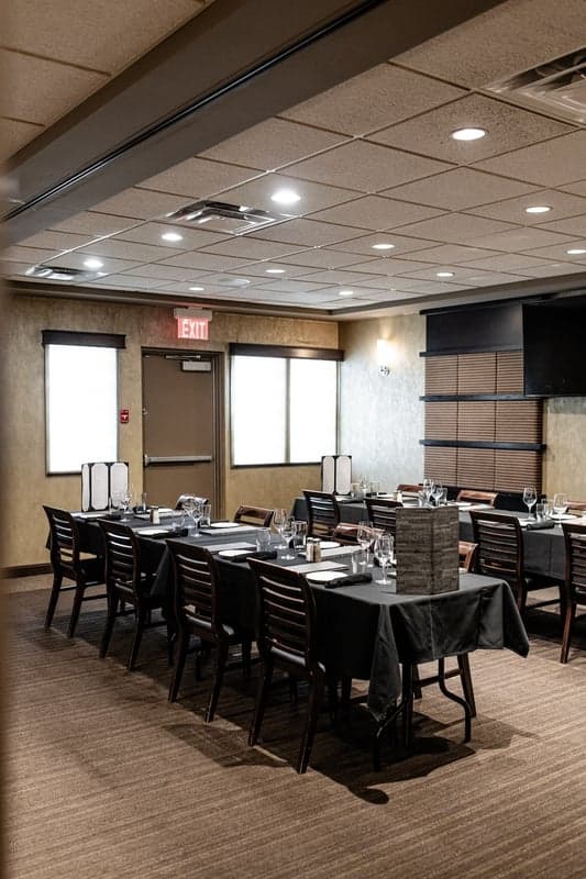 Mano's Restaurant & Lounge — best weekday lunch in Saskatoon, Spring 2026