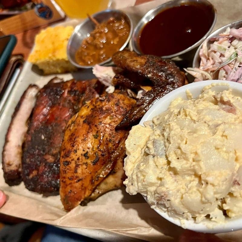 Memphis Blues Barbeque House Restaurant food