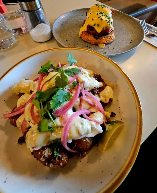 Modern Electric Lunch — best vegetarian restaurants in Winnipeg, Summer 2026