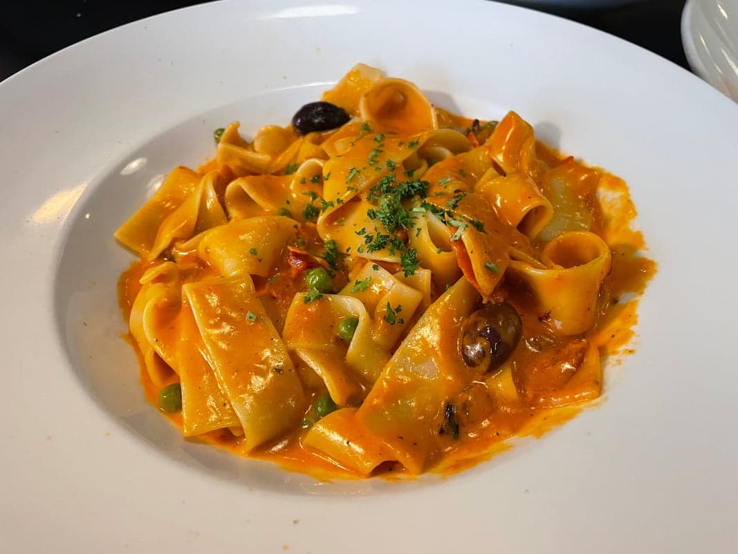 Niko's Bistro food