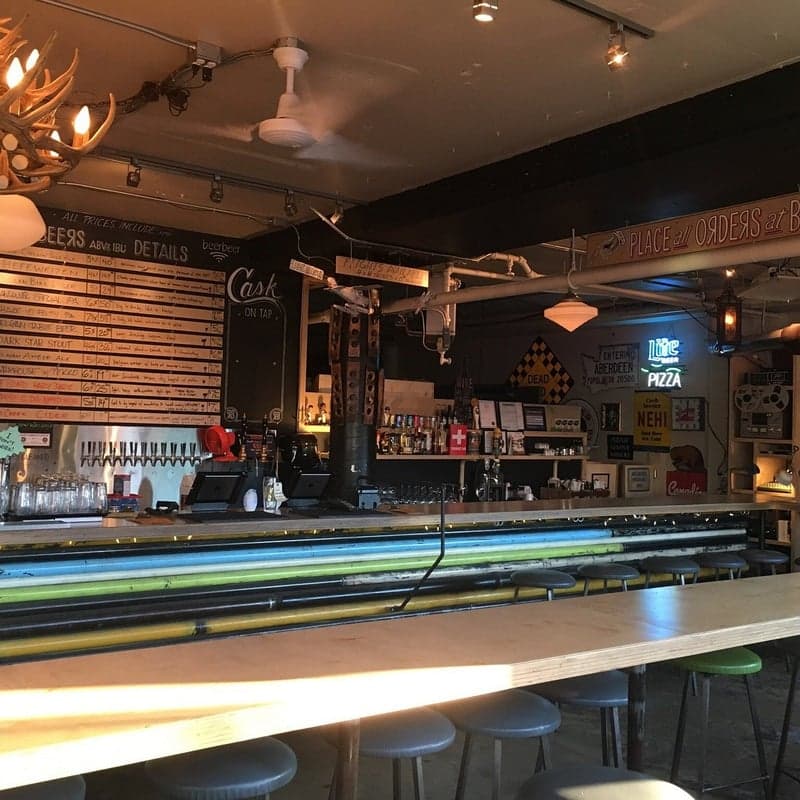 R&B Ale & Pizza House