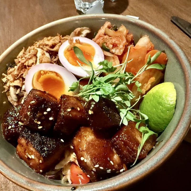 THE LOBBY LOUNGE & RAWBAR — best rainy day spots in Vancouver, Spring 2026
