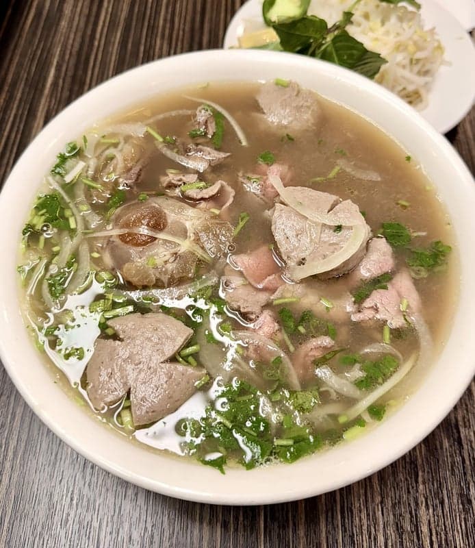 Tuan & Thuy Kitchen food