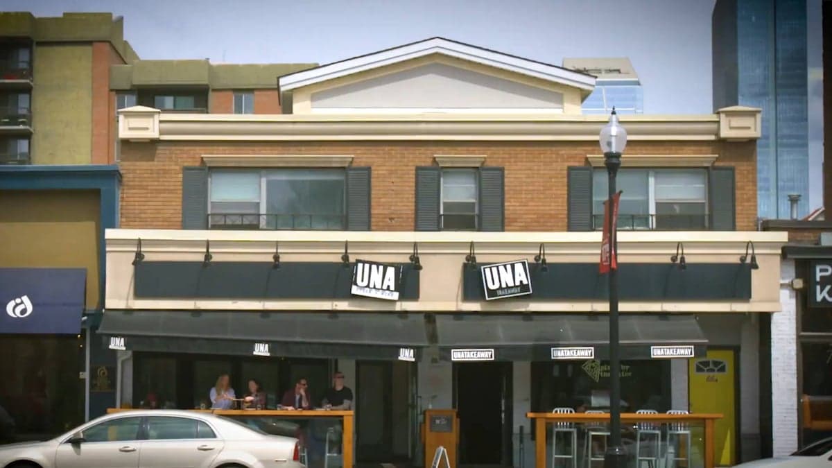 UNA pizza + wine Calgary: 17th Ave