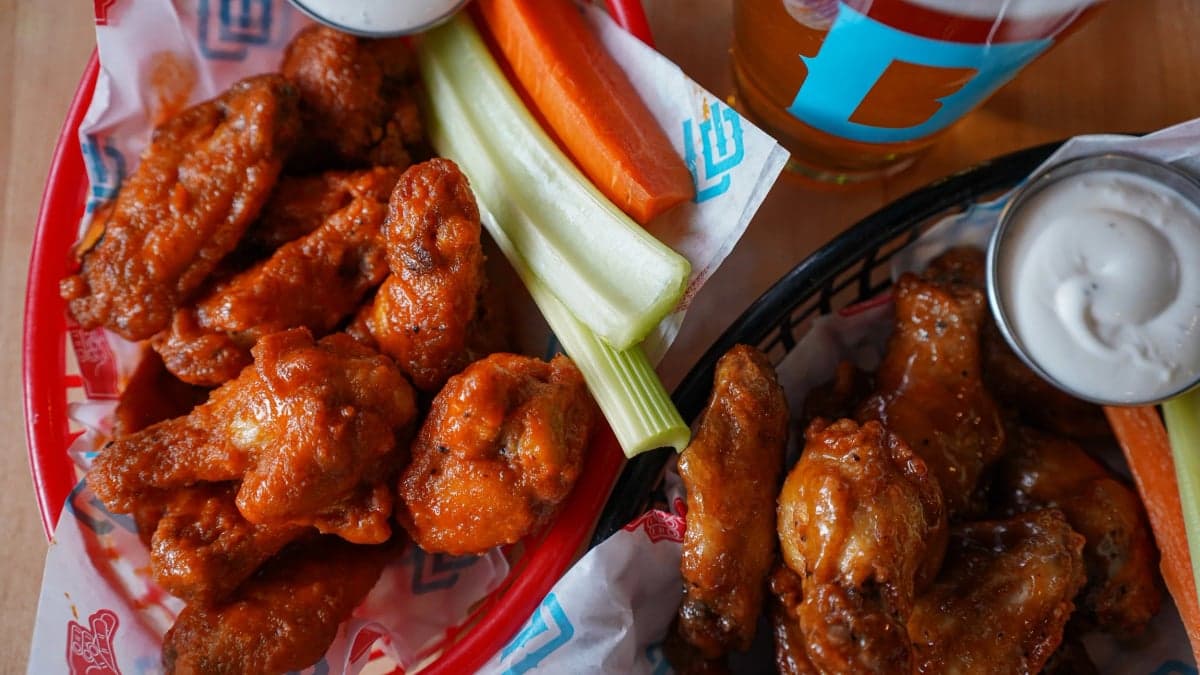 Underdogs — best wings in Winnipeg, Summer 2026