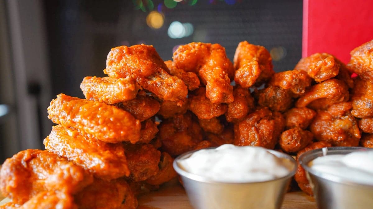 Underdogs — best wings in Winnipeg, Summer 2026