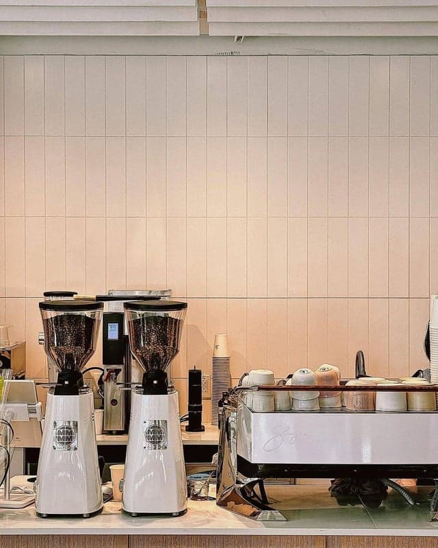 White Heron Coffee — best coffee shops in Montreal, Spring 2026