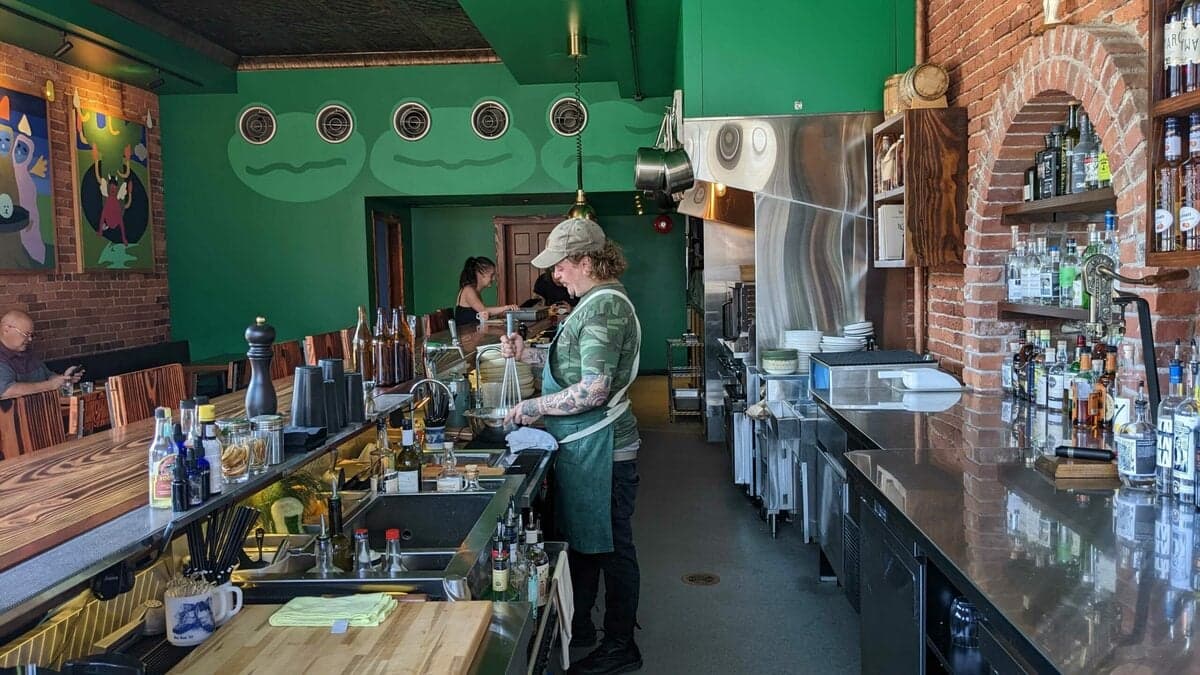end dive — best weekday lunch in Victoria, Spring 2026