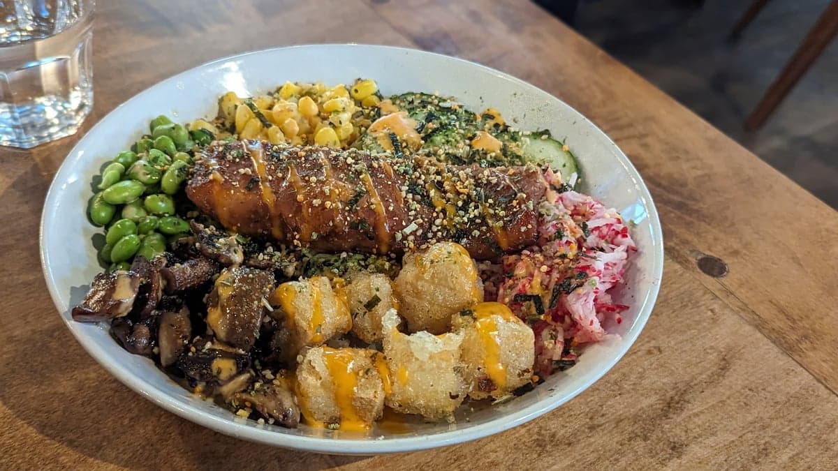 James Ave Pumphouse Food and Drink food
