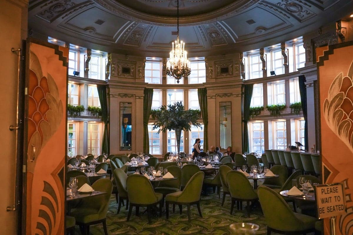 Oval Room Brasserie