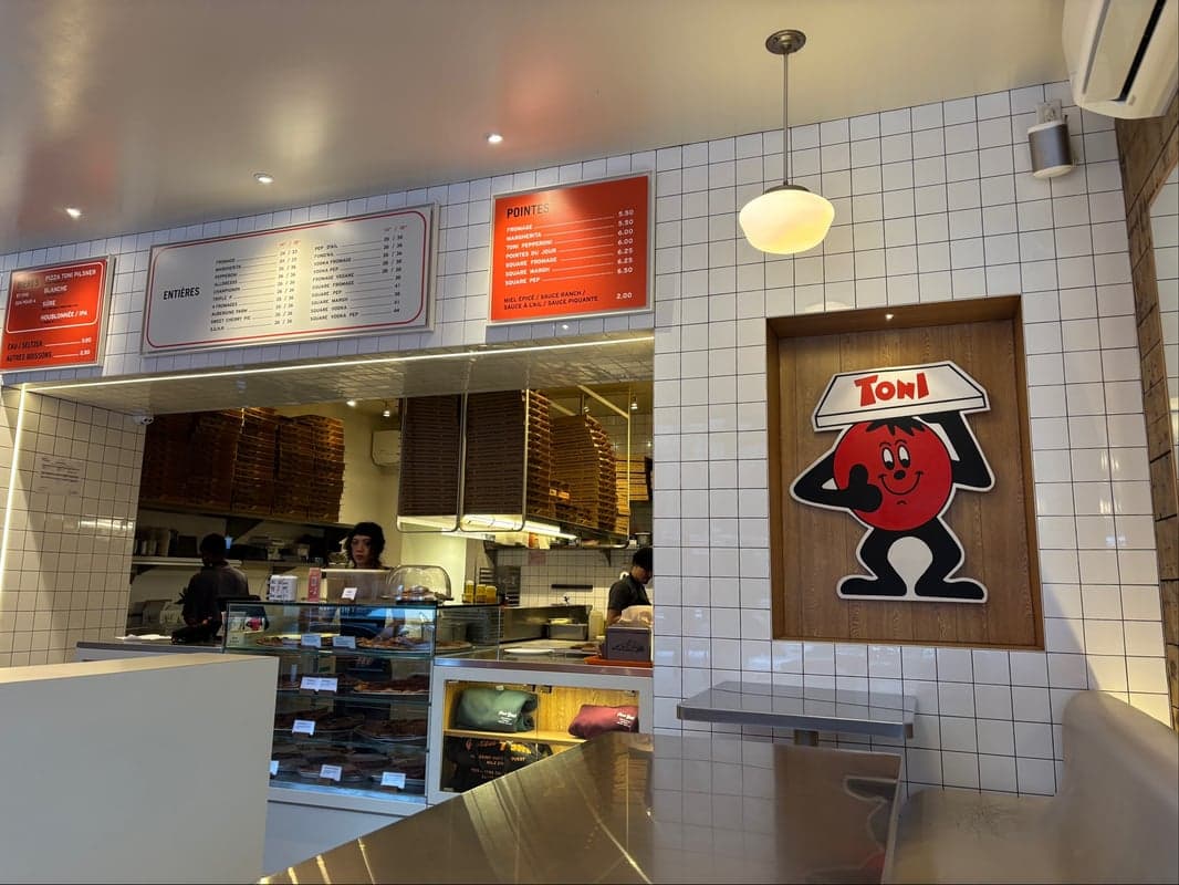 Pizza Toni - Saint Viateur — best pizza in Montreal, Spring 2026