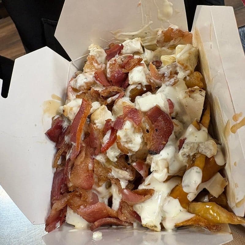 Smoke's Poutinerie food