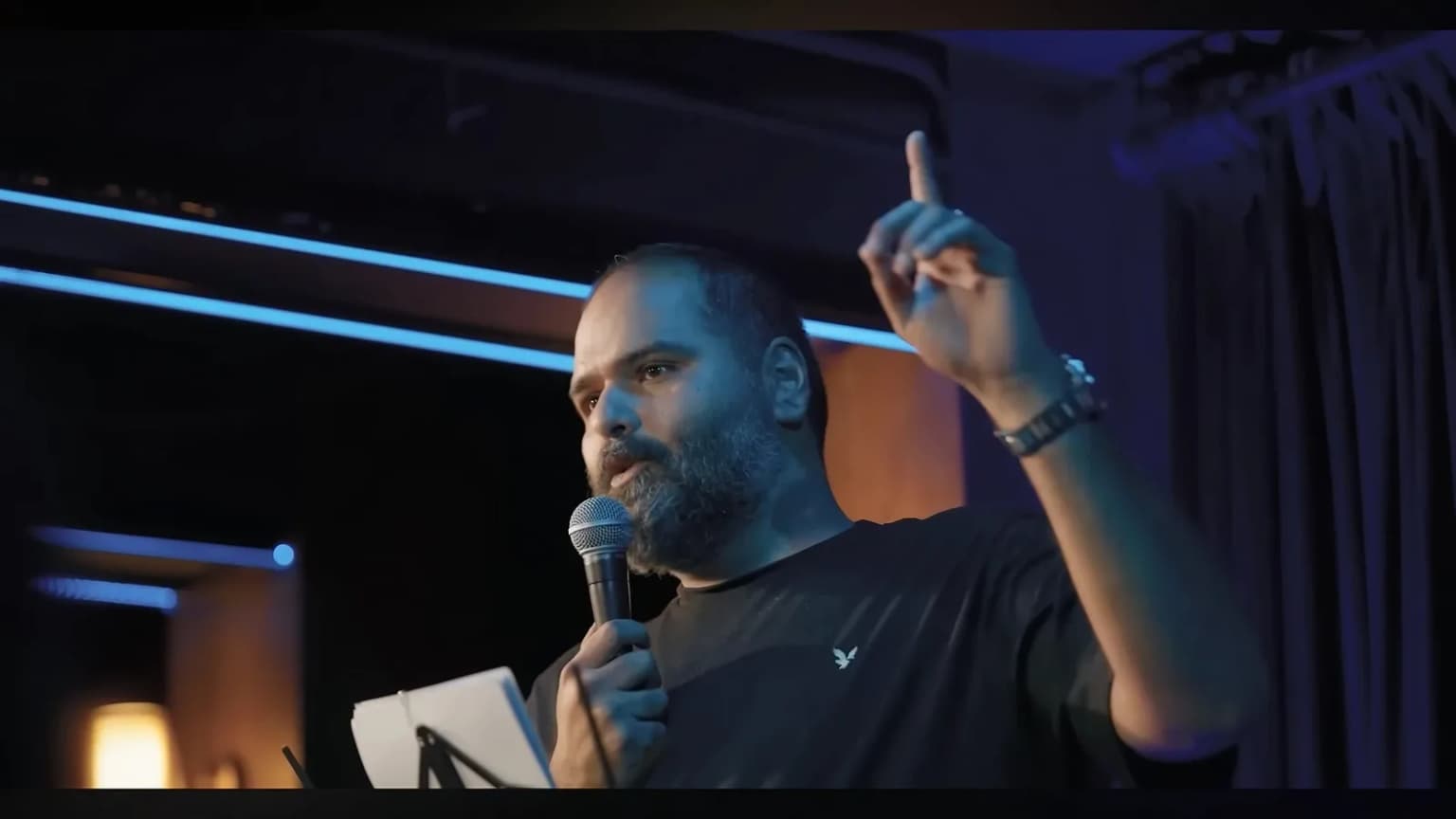 Standing Up by Kunal Kamra event poster